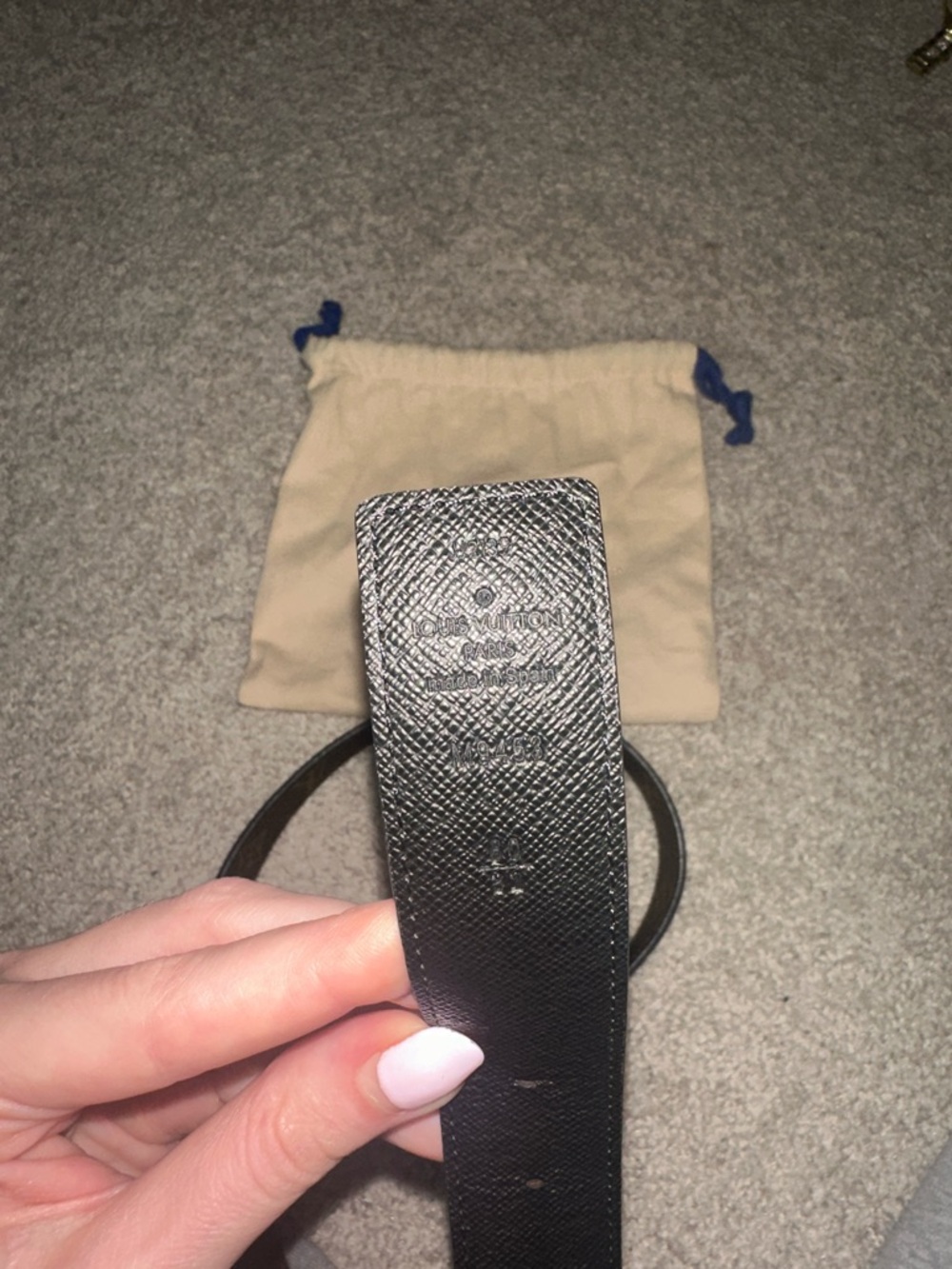 Authentic Reversible LV belt - Picture 2 of 5